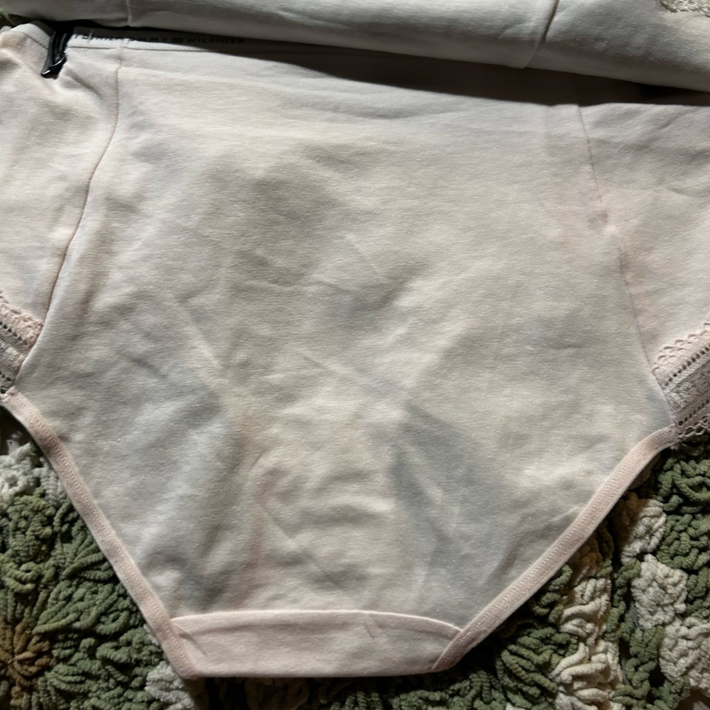 Tommy Hilfiger 3pk neutral brief Panties with Lace Trim - Picture 6 of 8